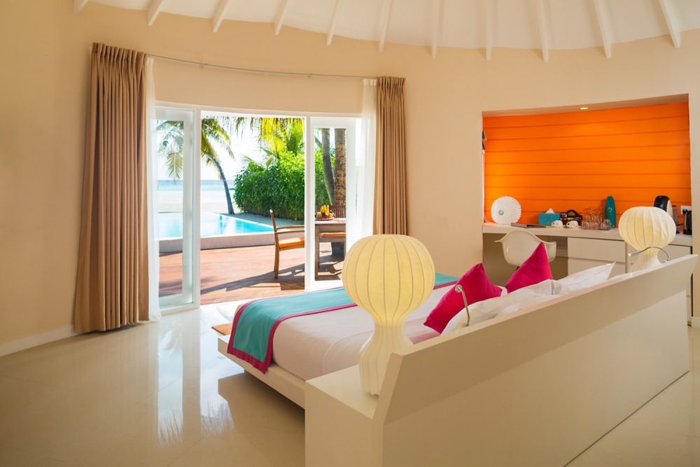 content/hotel/Sun Aqua Vilu Reef/Accommodation/Deluxe Beach Villa with Pool/SunAquaViluReef-Acc-DeluxeBeachVillaPool-02.jpg
